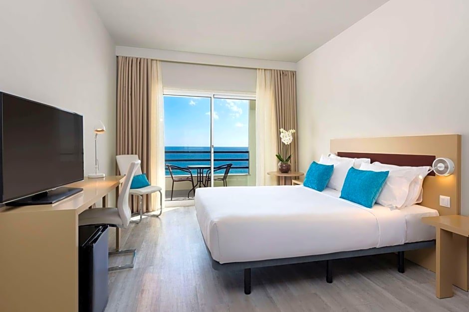 TRYP CAPARICA.jpeg